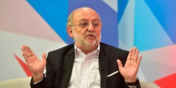 Denuncia penal de García Elorrio por el Vida Digna