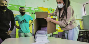 El escrutinio definitivo en cuatro provincias determinará el nuevo mapa en Diputados