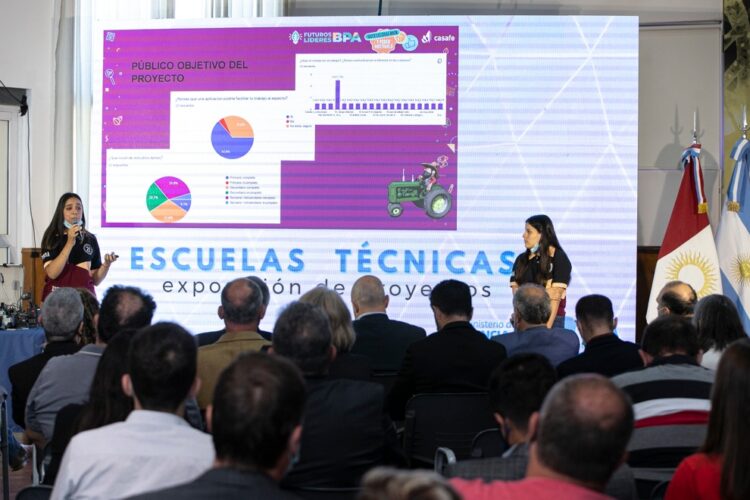 Escuelas técnicas estatales presentan proyectos de impacto social