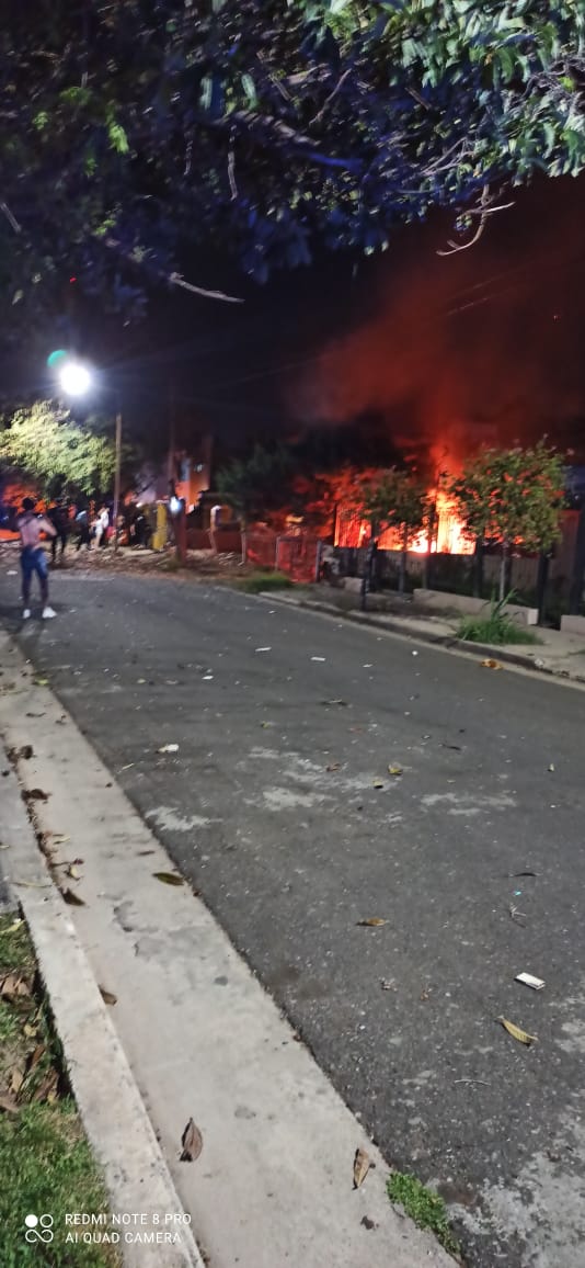 Dramática explosión de una vivienda en barrio Marqués de Sobremonte