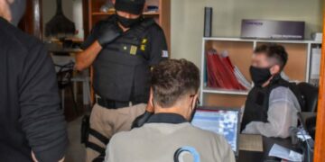 Detuvieron a dos personas por venta de medicamentos sin autorización