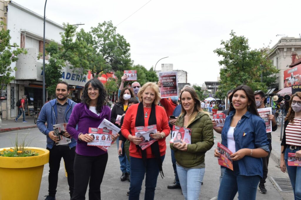 El FIT-U se reunió con sus militantes en el Mercado Norte