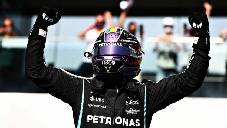 Hamilton ganó en Brasil y dejó el campeonato al rojo vivo