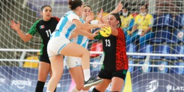 Empate para el handball femenino en su debut