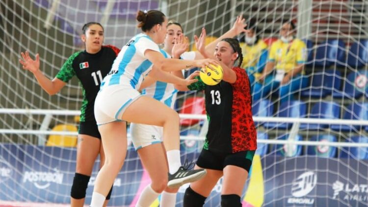Empate para el handball femenino en su debut