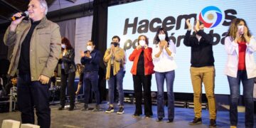 Llaryora cuestionó la “mirada desde el puerto” del Presidente