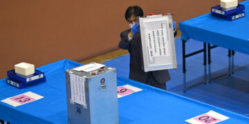 El oficialismo mantiene la mayoría propia en Japón pero pierde 30 bancas