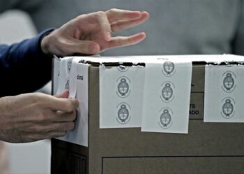 Comienza el reparto de urnas y reiteran las medidas sanitarias para las elecciones del domingo