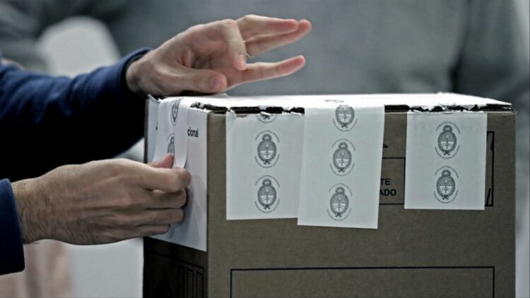 Comienza el reparto de urnas y reiteran las medidas sanitarias para las elecciones del domingo
