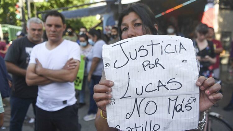 Solicitan la detención de otros ocho policías por el crimen de Lucas