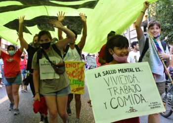 La marcha por la salud mental denunció el incumplimiento de la ley en Córdoba