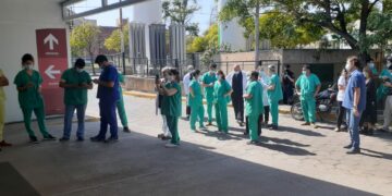 Policías y docentes recibirán terceras dosis de refuerzo