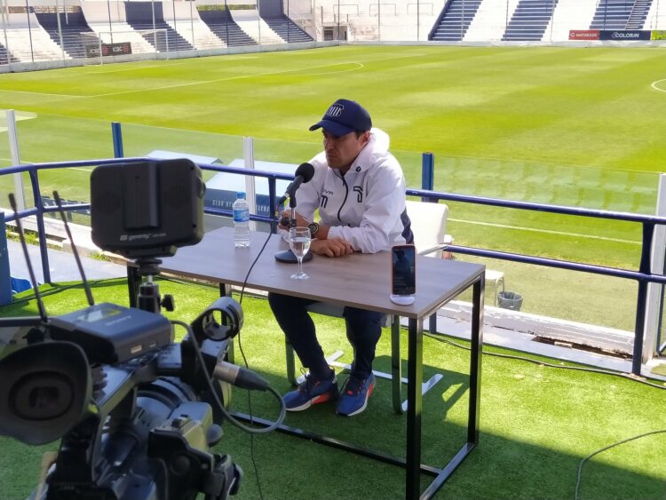 “Con Vélez va a ser un partido muy bien jugado”, sostuvo Medina “Con Vélez va a ser un partido muy bien jugado”, sostuvo Medina