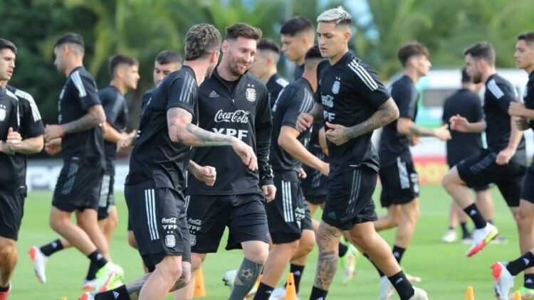 Entrenó la Selección con Messi a la par del grupo