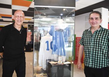 Objetos y recuerdos “del Diego” que habitan en la provincia