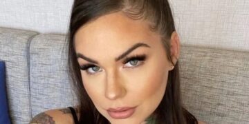 Abrió una cuenta en OnlyFans para comprarle comida a su beba y se hizo millonaria