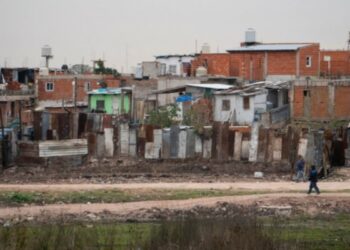 Más de un millón de personas viven en hacinamiento crítico