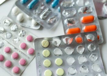 Mantendrán los precios de «todos los medicamentos» hasta el 7 de enero