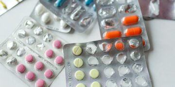 Mantendrán los precios de «todos los medicamentos» hasta el 7 de enero