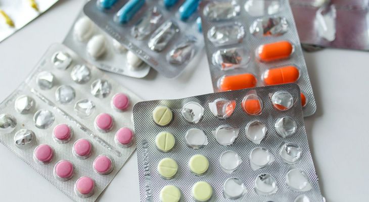Mantendrán los precios de "todos los medicamentos" hasta el 7 de enero