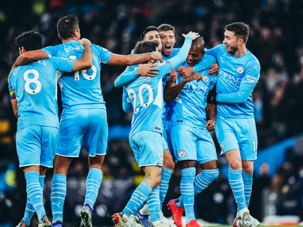 Manchester City derrotó a West Ham y le metió presión a Chelsea