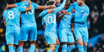 Manchester City derrotó a West Ham y le metió presión a Chelsea