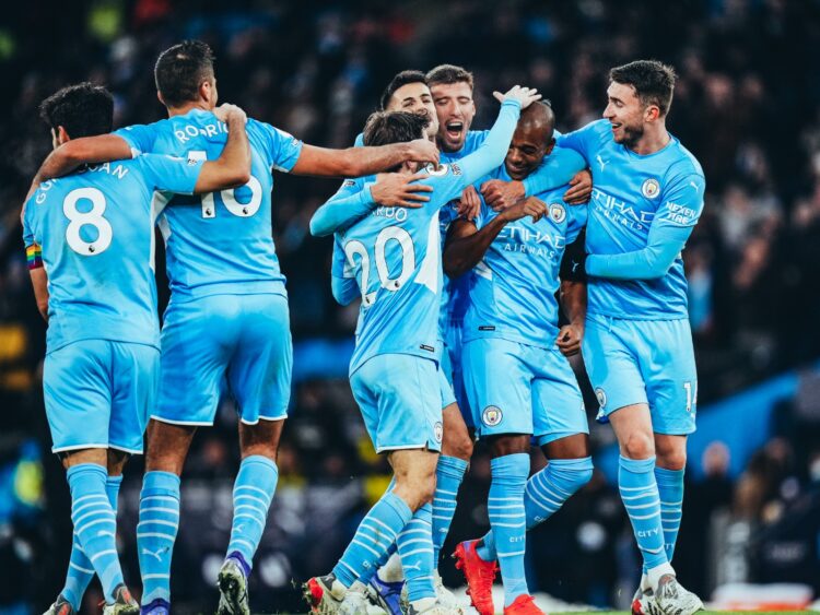 Manchester City derrotó a West Ham y le metió presión a Chelsea