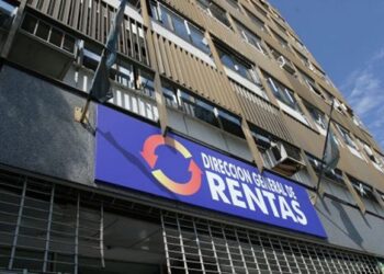 La oposición advirtió que el premio al cumplidor “es una trampa”