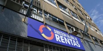 La oposición advirtió que el premio al cumplidor “es una trampa”