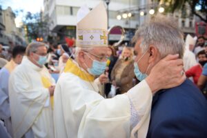 Francisco nombra al jesuita Ángel Rossi, un cura “con olor a oveja”, como Arzobispo