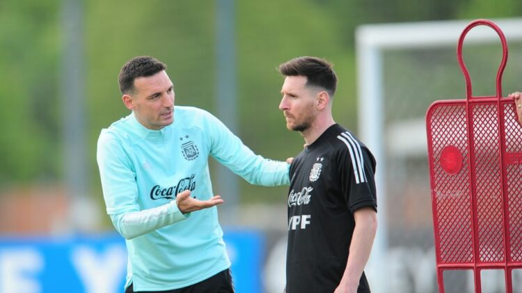 Scaloni: “Messi está bien y, si sigue así, va a jugar”