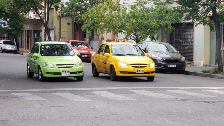 Passerini anticipó que el sorteo de las licencias de taxis y remises será en 2022