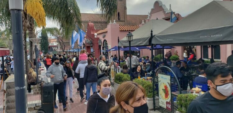 Unos 3,5 millones de turistas recorrieron el país el fin de semana largo