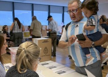 Más de 400.000 ciudadanos argentinos votarán desde el exterior