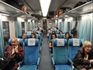 Viajar en tren: ¿Cuáles son los mejores destinos y precios para este verano?