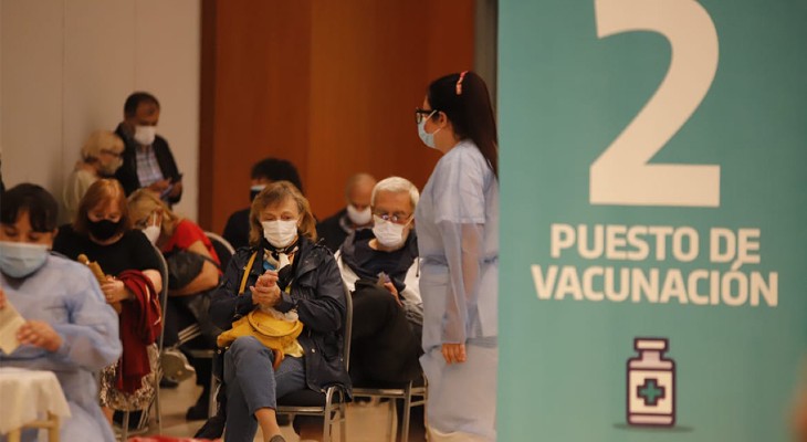 Prohíben a las clínicas cobrar las dosis de la vacuna contra el Covid Prohíben a las clínicas cobrar las dosis de la vacuna contra el Covid