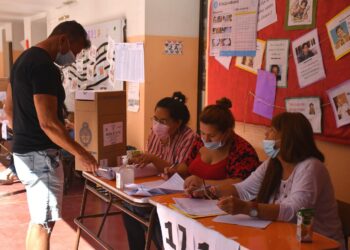La suma de los votos en blanco y anulados superó el millón en todo el país