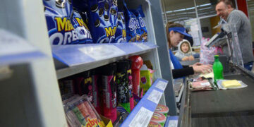 Así quedan los súper tras la prohibición de golosinas en línea de caja