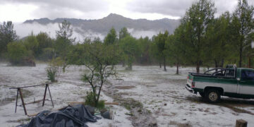 Una granizada cubrió de blanco a la localidad de Los Hornillos