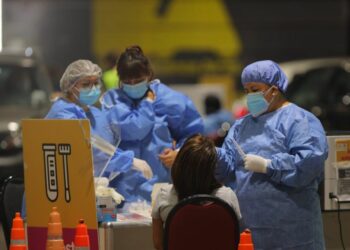 Continúa la suba de contagios: reportaron 33.902 nuevos casos de coronavirus