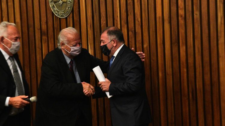Tenso cruce entre Juez y Vélez Funes en una entrega de diplomas