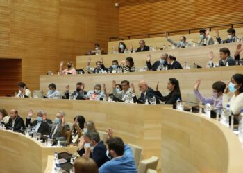 La oposición expuso sus críticas hacia la prórroga de la explotación de los Tragamonedas