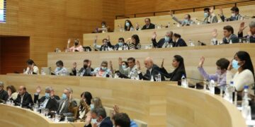 La oposición expuso sus críticas hacia la prórroga de la explotación de los Tragamonedas