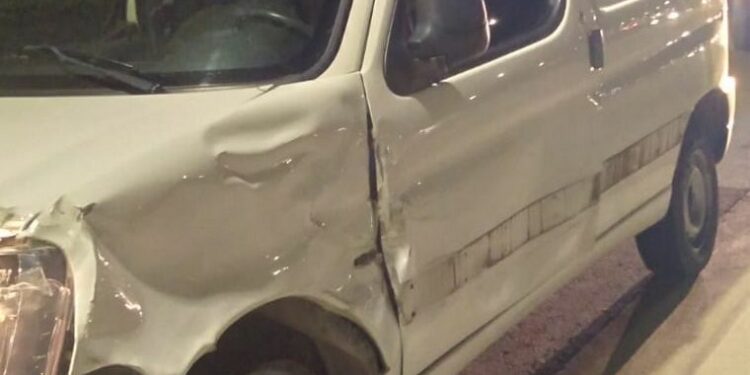 Un conductor chocó contra una vaca cerca del estadio Kempes