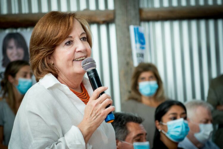 Tras ser intervenida por cálculos en la vesícula biliar, la diputada Vigo evoluciona favorablemente