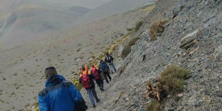 Así socorrieron a dos montañistas franceses cerca del volcán más alto de Catamarca
