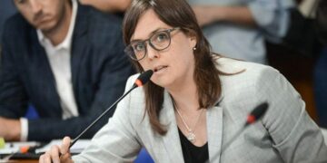 Austin abogó por la creación de acuerdos para reparar la “dramática” situación educativa del país