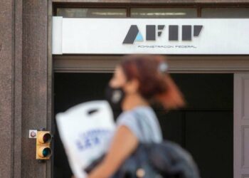 Empleados pagarán impuesto a las ganancias desde $ 226.000 en 2022