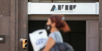 Empleados pagarán impuesto a las ganancias desde $ 226.000 en 2022