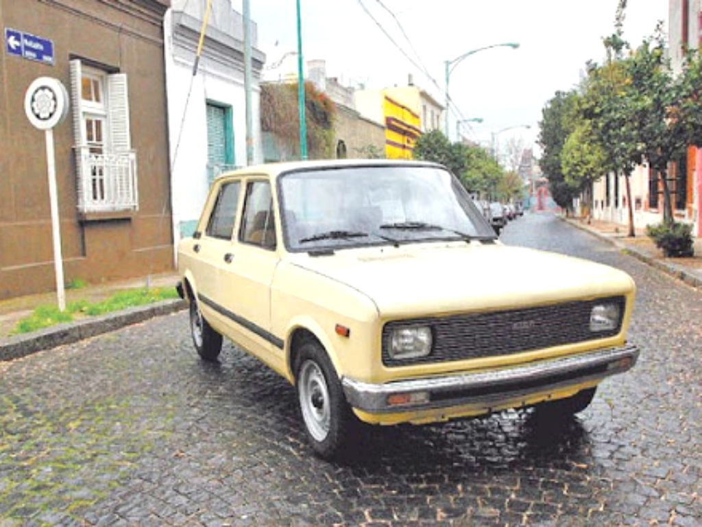 Subastan el primer auto de Maradona con un NFT valuado en 400.000 dólares